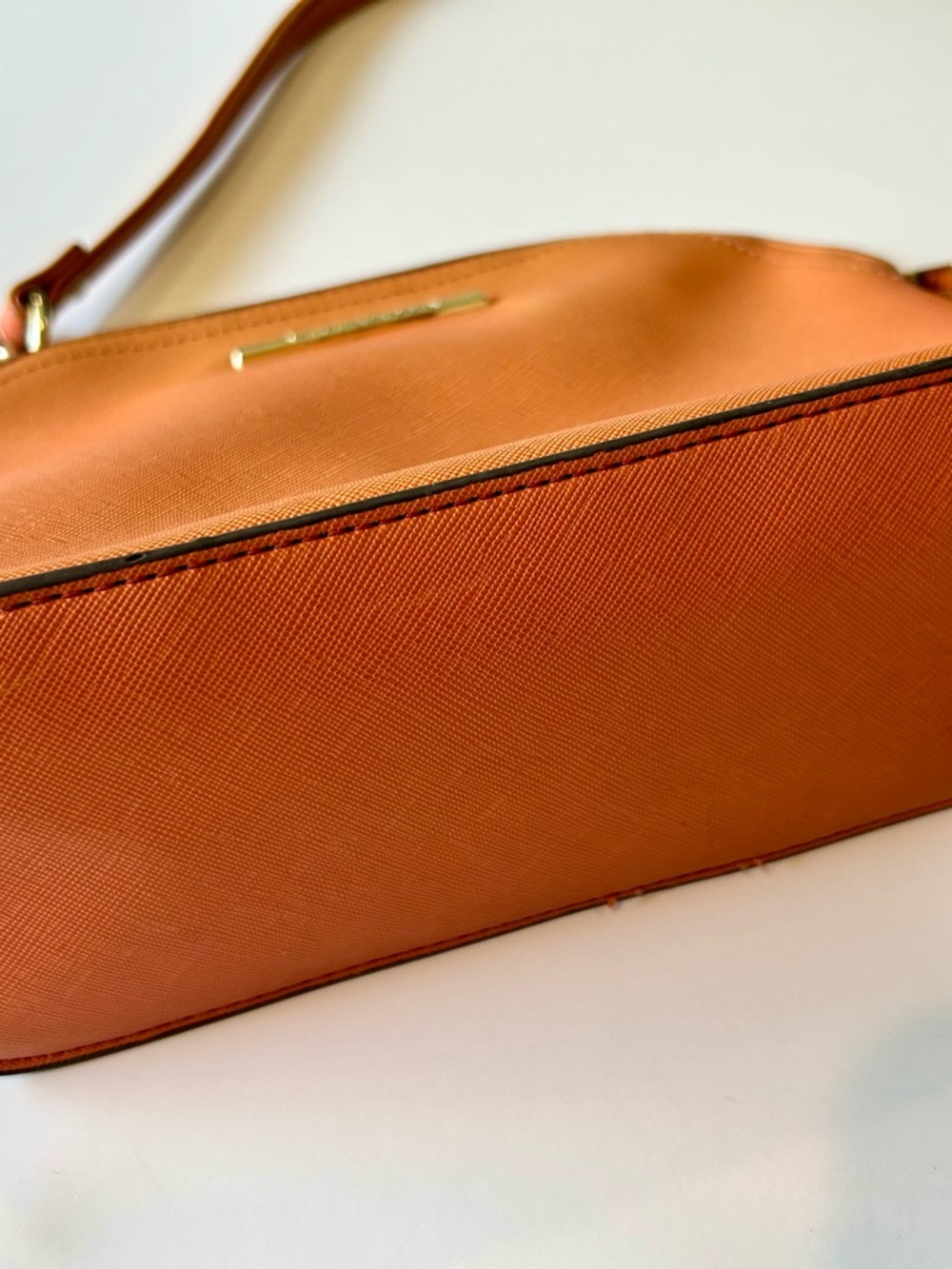Steve Madden Orange Crossbody with Gold Chain - Picture 5 of 11